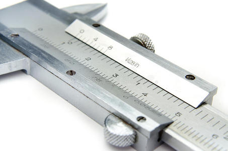 精工细作 卡尺与发夹的量具美学